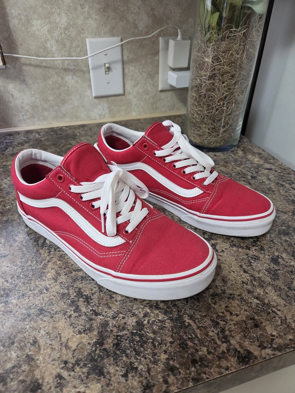 Red White Vans Men’s Size 10 Classic Old Skool Canvas Skate Shoes